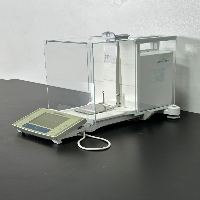 Mettler Toledo XS204 Analytical Balance image 1